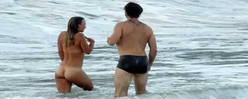 Comi a vadia deliciosa na praia