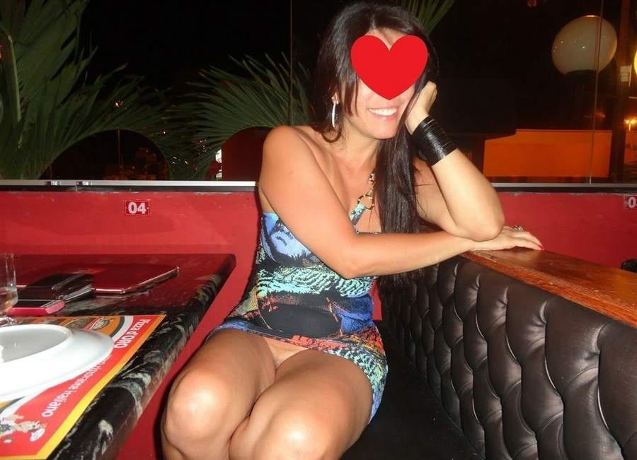 Safada Exibe Buceta Em Restaurante De Hotel Videos Porno Carioca 