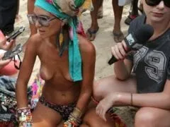 Toplessaço- Mais uma Manifestação do Facebook no RJ Dessa Vez Pela Liberdade da Nudez