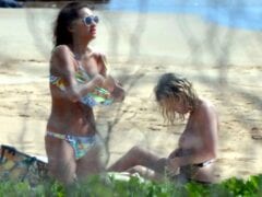Caiu na Net Ashley Benson, de Spring Breakers Fazendo Topless na Praia