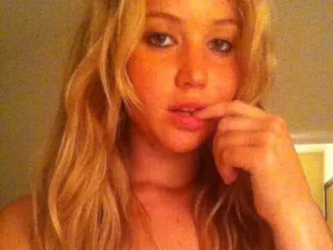 Caiu na Net Novas Fotos de Jennifer Lawrence Como Prometido Por Hacker Top