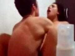 Caiu na Net Video de Sexo Amador de Ninfeta de Pinheiros – SP Gritando e Gozando Muito