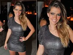 Flagra Amador e Escandaloso da Fani a Ex BBB Fazendo Strip em Puteiro de Curitiba – PR