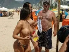 Vazou no WhatsApp Fotos Amadoras de Mulher Melão Hoje Em Copacabana - RJ