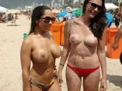 Vazou no WhatsApp Fotos Amadoras de Mulher Melão Hoje Em Copacabana - RJ