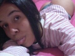 Vazou no WhatsApp Vídeo Pornô Caseiro da Novinha Kaliane Fogaça de Porto Alegre - RS se Masturbando Com Carinha de Devassa