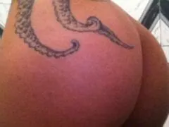 Contribuição Amadora Nacional - Magrinha Tatuada Deliciosa Caiu na Net em Fotos Íntimas Após Ter o Seu Celular Furtado - RS