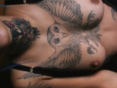 Contribuição Amadora Nacional - Magrinha Tatuada Deliciosa Caiu na Net em Fotos Íntimas Após Ter o Seu Celular Furtado - RS