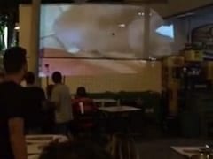 Bar no Rio de Janeiro – RJ Coloca Filme Pornô no Telão Por Engano no Intervalo do Jogo do Flamengo e Causa Euforia Nos Seus Clientes