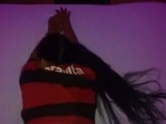 Flamenguista Devassa Usa a Camisa do Clube Pra Meter de Quatro e Seu Namorado Sortudo Grava um Vídeo Amador da Foda – RJ