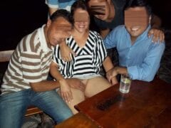 Coroa Casada Que Adora Uma Putaria, Registrou Várias Fotos Das Suas Brincadeiras Com Amantes na Frente do Corno e Parou na Net - BA