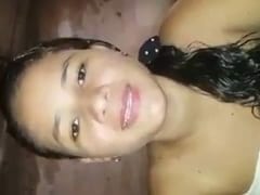 Amélia Novinha Devassa Tirou a Toalha Depois do Banho e Começou a se Masturbar em Frente a Câmera Mas Acabou Parando na Net – Xvídeos