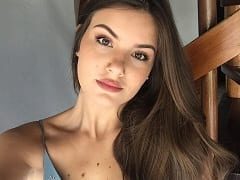 Atriz Global Camila Queiroz Vazou na Net em um Suposto Vídeo Íntimo, Transando Com um Empresário e Gemendo Muito de Prazer