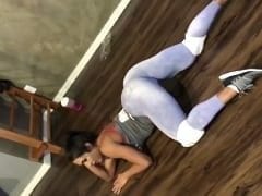 Gracyanne Barbosa Ex-dançarina e Modelo Fitness Apareceu em Vídeo Fazendo Uma Aula Sensual na Academia Onde Quicava Com a Xota no Chão – Caiu na Net