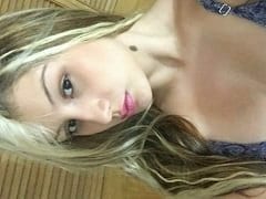 Valentina Puta Novinha de 19 Aninhos de Arcoverde – PE Gravou Vários Vídeos Amadores se Exibindo Peladinha e Sensualizando Com Cara de Safada