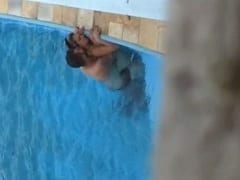 Loira Gostosa Foi Flagrada Dando Sua Bucetinha Pro Namorado Dentro da Piscina do Hotel de Manhã Cedinho e um Outro Hóspede Filmou – Caiu na Net