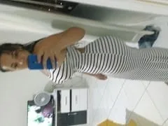 Bia Esposa Gostosa Estava Deitada de Bunda Pra Cima Dormindo e Seu Marido Ficou Filmando a Gostosa e Passando a Mão – SP