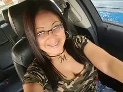 Professora Tarada Exigia Sexo Com Seus Alunos em Troca de Notas Altas e Ainda Mandava Fotos e Vídeos Ousados Para os Jovens Rapazes