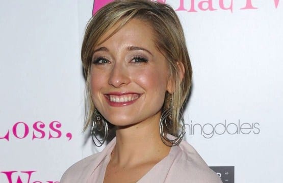 Allison Mack A Chloe De Smallville Está Sendo Acusada De Ser Líder De