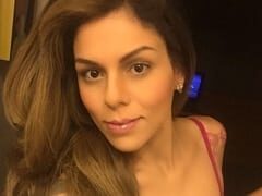 Rafaella Colletti Gostosa Bissexual de Moema – SP Que Trabalha Como Acompanhante de Luxo Gravou um Vídeo Amador se Exibindo e Tirou Fotos Quentes