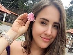 Patrícia Leite do BBB18 Que é Funcionária Pública em Fortaleza – CE e Também é Cantora e Compositora Mostrou a Buceta Sem Querer Dentro da Casa