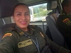 Cláudia Policial Morena Muito Safada Colombiana Chupou a Rola do Seu Comandante e Entrou na Piroca Mas Vídeo Amador Acabou Vazando