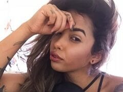 Gleiz Maciel Morena Deliciosa Com Cara de Ninfeta Que é CamGirl Ficou se Masturbando Com Consolo em Frente a Câmera Cheia de Tesão