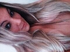 Gabriela a Especialista em Boquete Deliciosa Ficou Mamando a Rola do Cliente e Deixou Ele Filmar o Oral