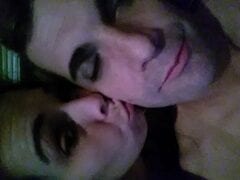 Natali Esposa Safadinha Demais Fez um Vídeo Caseiro Masturbando Sua Xereca e Caiu na Net Depois de Enviar Pro Marido