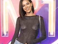 Carnaval 2019: Bruna Marquezine a Atriz Ninfeta Gostosa Ousou no Look e Saiu Pro Carnaval Com Uma Blusa Transparente Mostrando os Seios