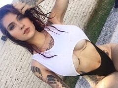 Daniela Basadre Peituda Maravilhosa Famosa do Instagram Fez um Vídeo Provocante Com Cara de Safada Mostrando Seus Seios Enormes