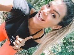 Kelly Key Usou Uma Calça Legging em Seu Programa do Youtuber e Arrochou o Bucetão Mostrando Seu Capô de Fusca