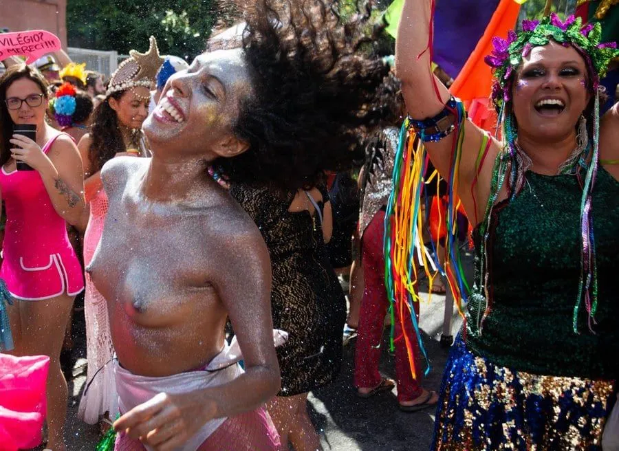 Carnaval 2019 O Que Não Faltou Foram Peitos E Aqui Está A Melhor