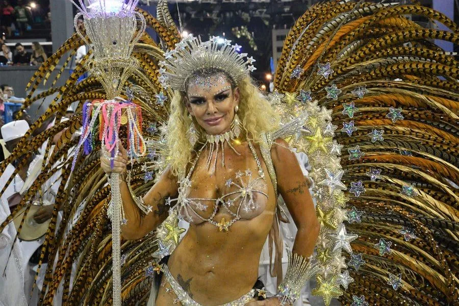 Carnaval 2019 O Que Não Faltou Foram Peitos E Aqui Está A Melhor