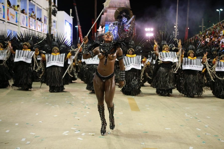 Carnaval 2019 O Que Não Faltou Foram Peitos E Aqui Está A Melhor