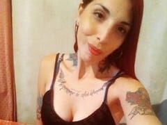 Loreve Ruiva Tatuada Deliciosa e Gatinha Ficou de Quatro Levando Pirocada no cu e Gravou um Vídeo do Anal