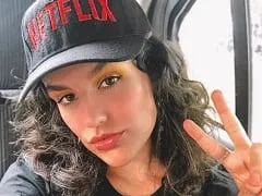 Kéfera Buchmann Atriz e Youtuber Gravou Vídeos Rebolando Gostosinho e Mostrou Ser Muito Ousada