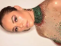 Carnaval 2020: Paola Oliveira Musa da TV Fez Ensaio na Grande Rio Com as Tetas de Fora Pintadas e Sambou Gostoso de Shortinho