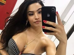 Raíssa Barbosa Ex Miss Bumbum e Musa de Bateria Que é Famosa no Instagram Rebolou Gostoso de Shortinho Cravado no cu