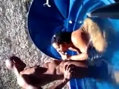 Coroa Mamou a Rola do Negão Dentro da Caixa D’água na Lage e Gravou um Vídeo Desse Boquete Refrescante – Amadores