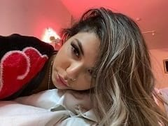 Gina Valentina Brasileira Que Vive na Gringa Gravou um Vídeo Pornô Perfeito Sendo Fodida Com Força e Masturbada