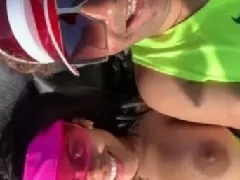 Latina Morena Safadinha Ficou de Peitões de Fora na Praia se Exibindo e Cravou o Biquíni na Bucetinha – Caiu na Net