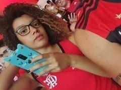 Lua Doidera maravilhosa foi pro jogo do Flamengo de vestido e sem calcinha pra exibir sua bucetinha deliciosa