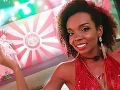 BBB20: Thelma deliciosa estava muito animada em festa do samba e ficou sambando na velocidade e pagou peitinho