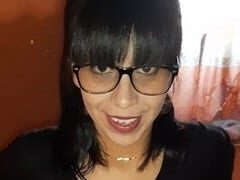 Fernanda ninfeta safadinha foi pro chuveiro com seu namorado pra fazer um boquete gostoso durante filmagem