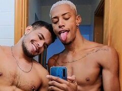 Yuri mulato fez 69 com amigo e um anal incrível