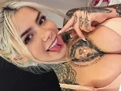 Ray Mattos famosinha do Instagram se exibindo peladinha em vídeos