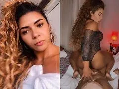 Rayhellen Andrade sentando na vara e ganhando leite na cara