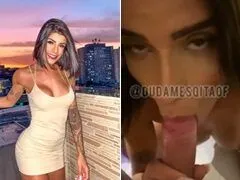 Duda Mesquita peladinha fazendo um boquete gostoso