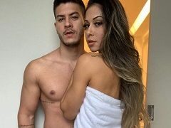 Maíra Cardi mulher do Arthur Aguiar do BBB22 pagando peitinho